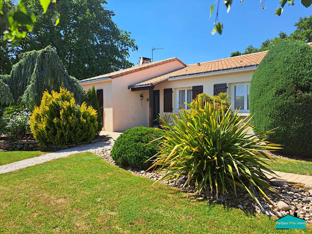 Maison à ROCHESERVIERE