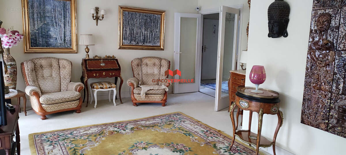 Appartement à LA CELLE-SAINT-CLOUD