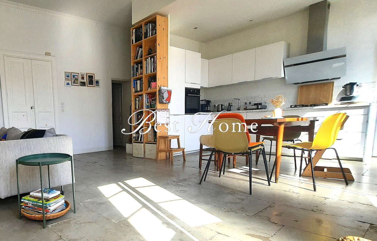 Bel appartement de caractère à vendre NIMES Centre ville Maison Carrée - photo 4