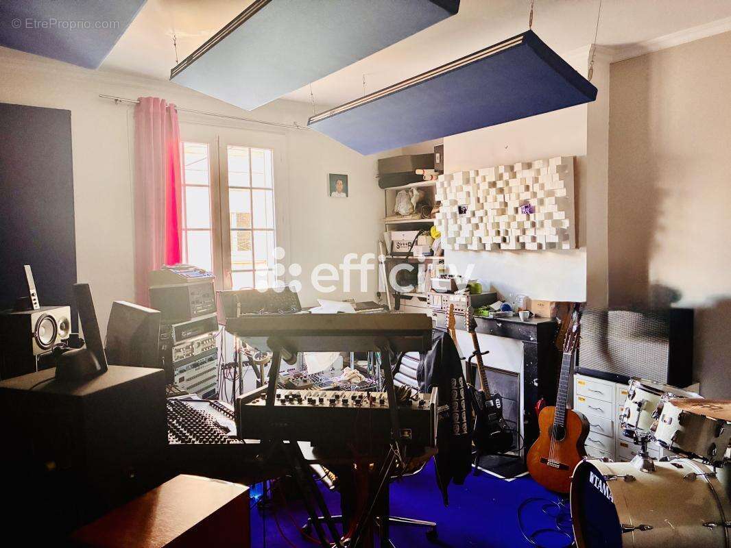 Maison à MARLY-LA-VILLE