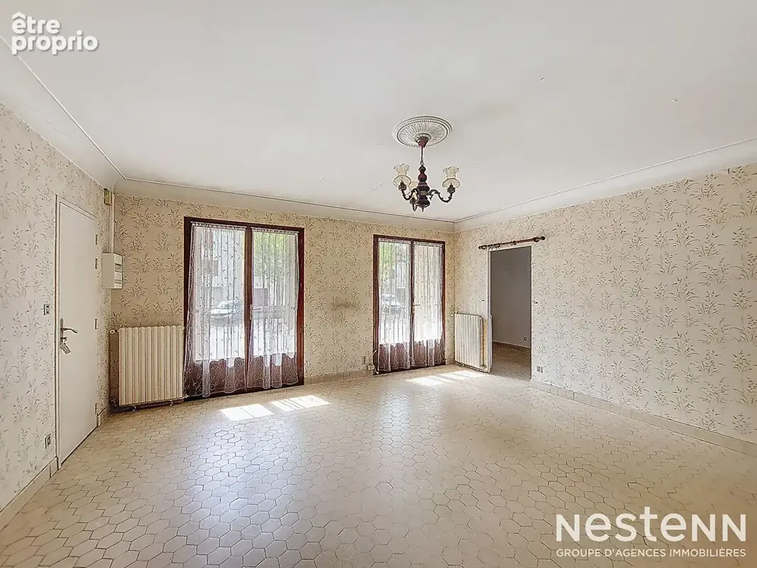 À Vendre - Maison d'architecte de 220 m² avec jardin et double garage à Condom - photo 13