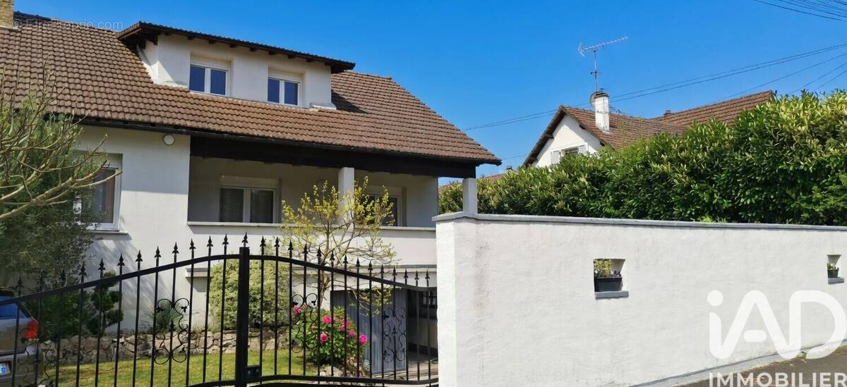 Photo 1 - Maison à CLAYE-SOUILLY