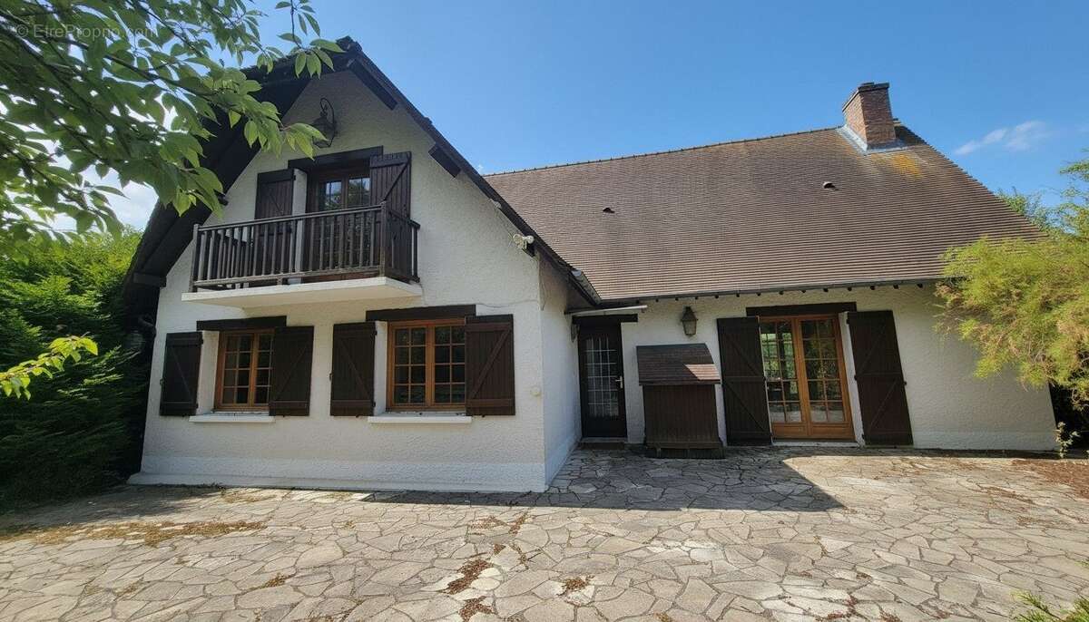 Maison à MAULE