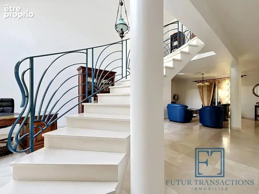 Maison 200 m² Voisins-le-Bretonneux - photo 11
