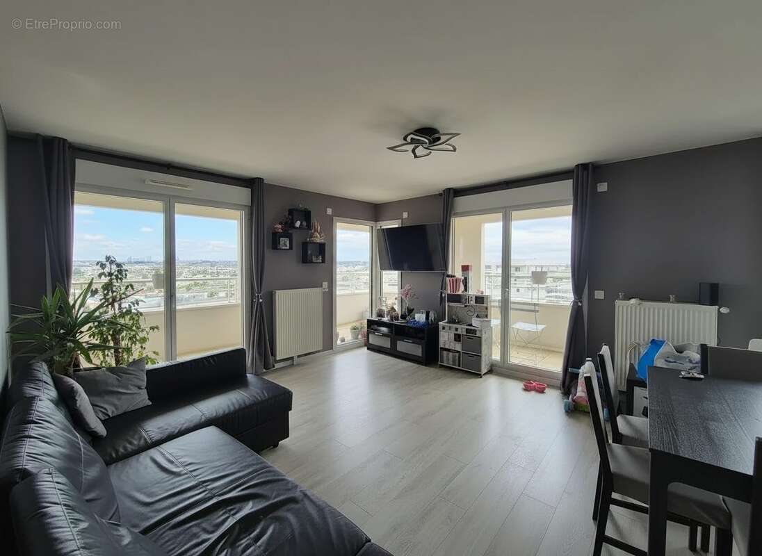 Appartement 81 m² à Noisy-Le-Grand  - photo 2