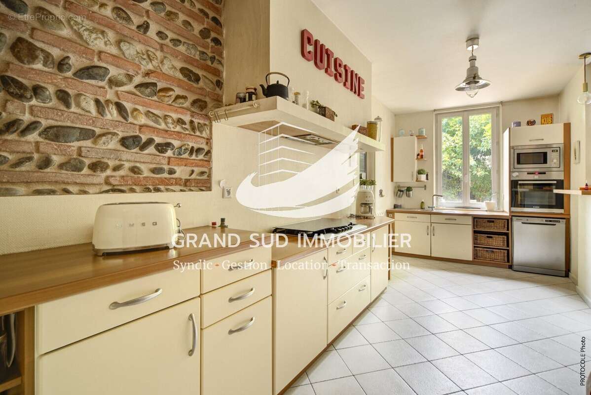Superbe toulousaine rénovée avec le charme de l'ancien saint-martin-du-touch - photo 9