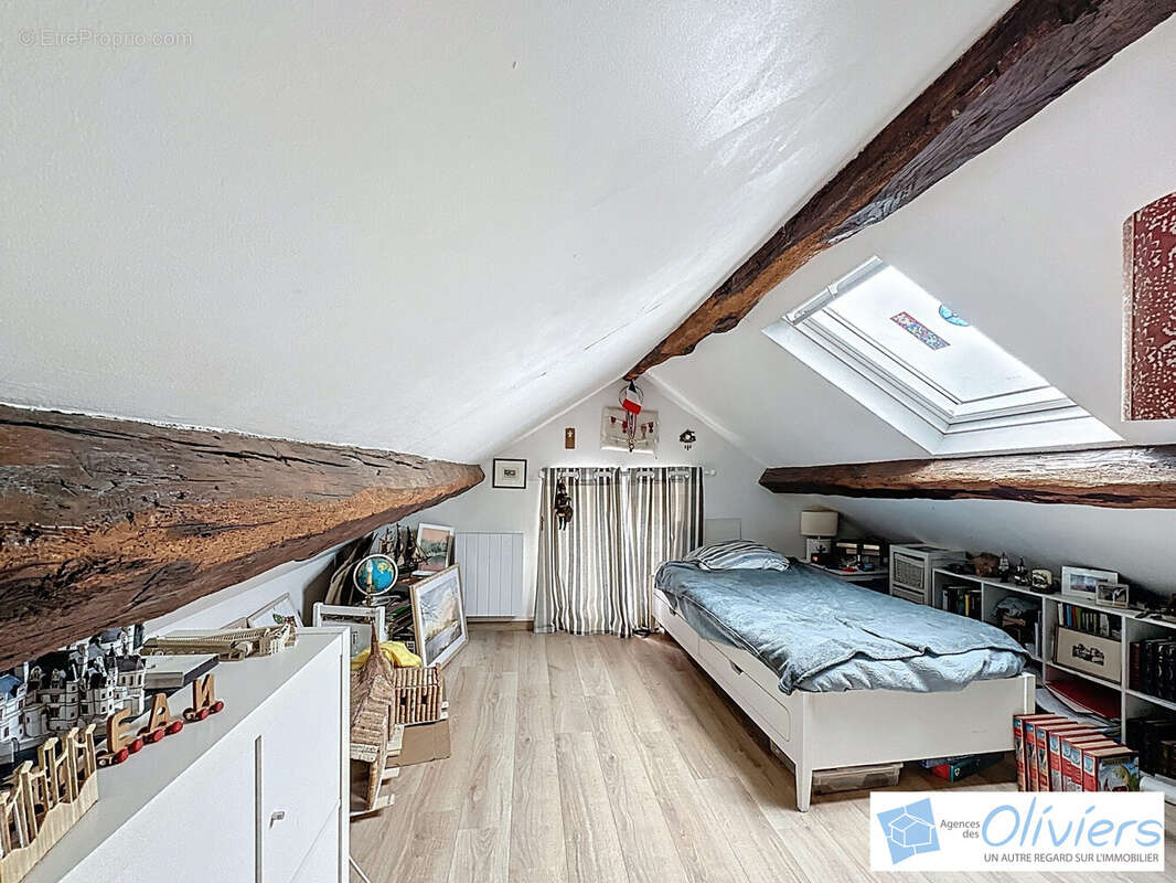 Maison à VOISINS-LE-BRETONNEUX