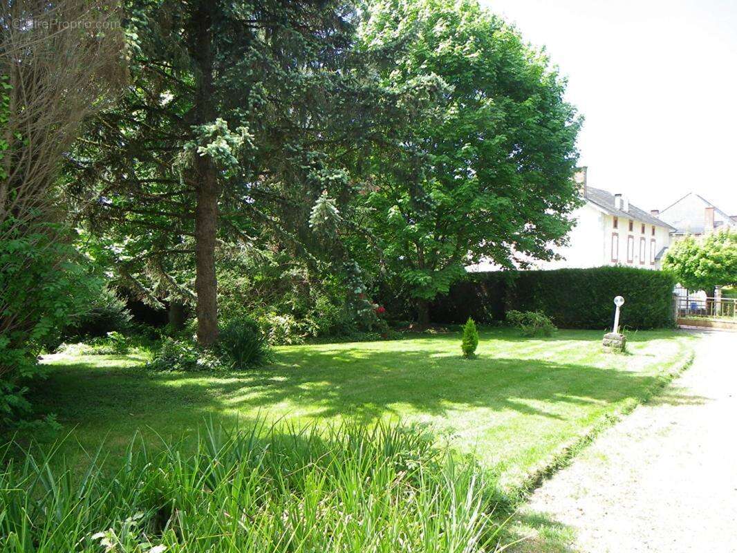 Maison à ORADOUR-SUR-VAYRES