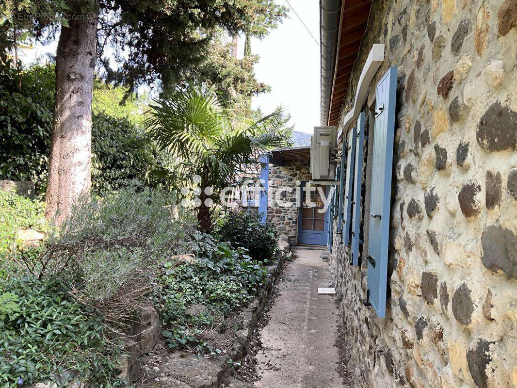 Maison à PRIVAS
