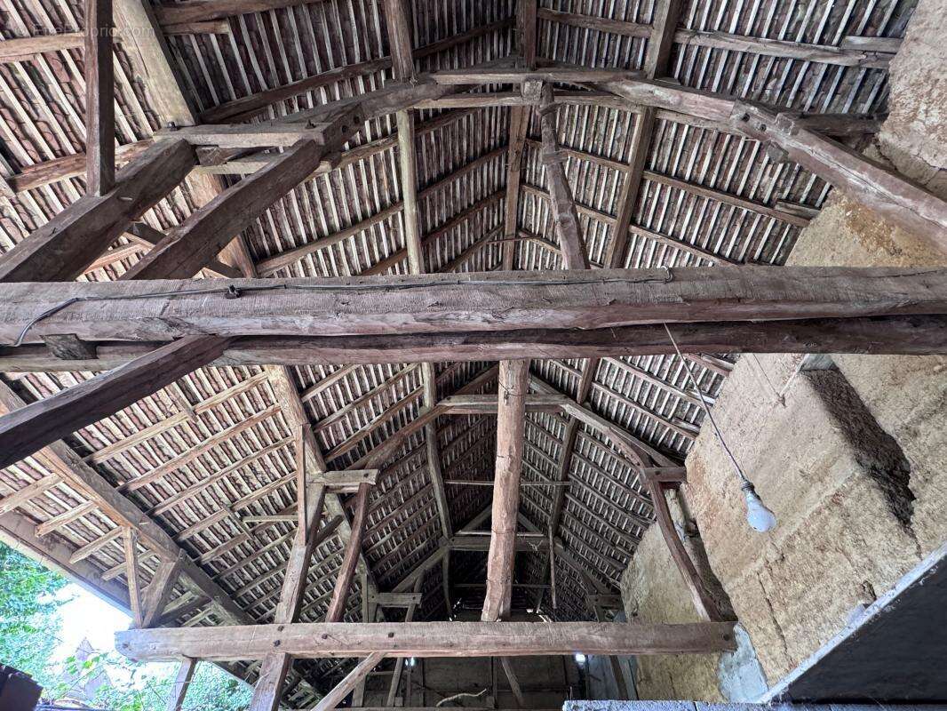 Maison de caractère dauphinoise à fort potentiel à Rénover Divisée en 2 Habitations - photo 8