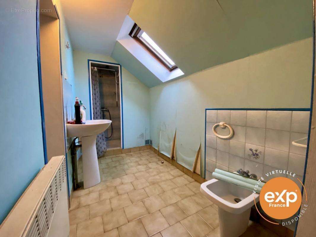 Maison à SAINT-FLOVIER