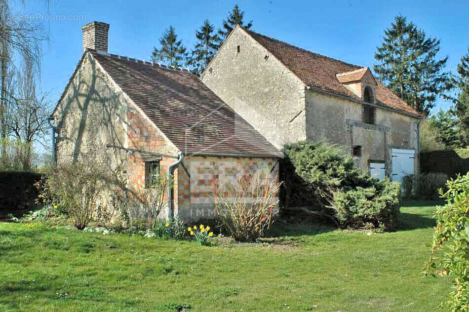 Maison à EGREVILLE