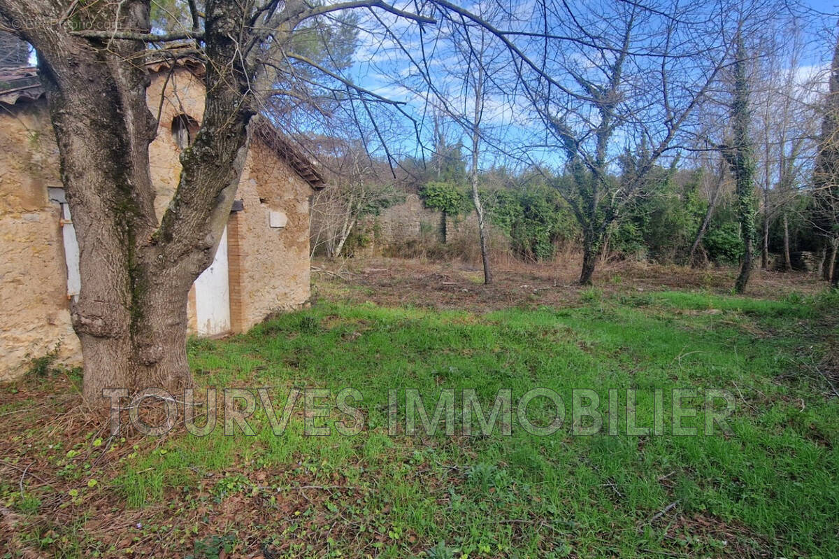 Terrain à TOURVES