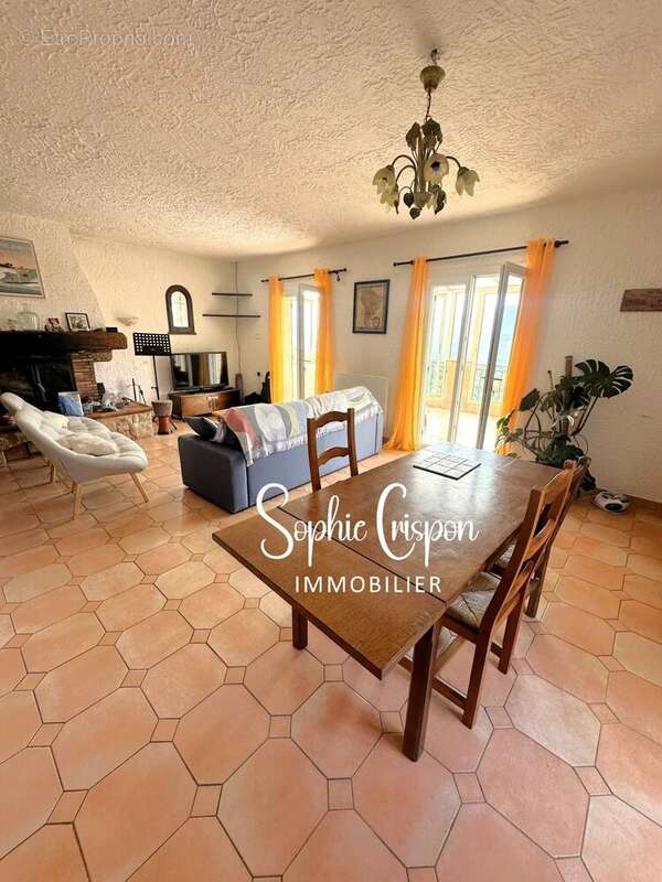 Maison à LES ADRETS-DE-L'ESTEREL