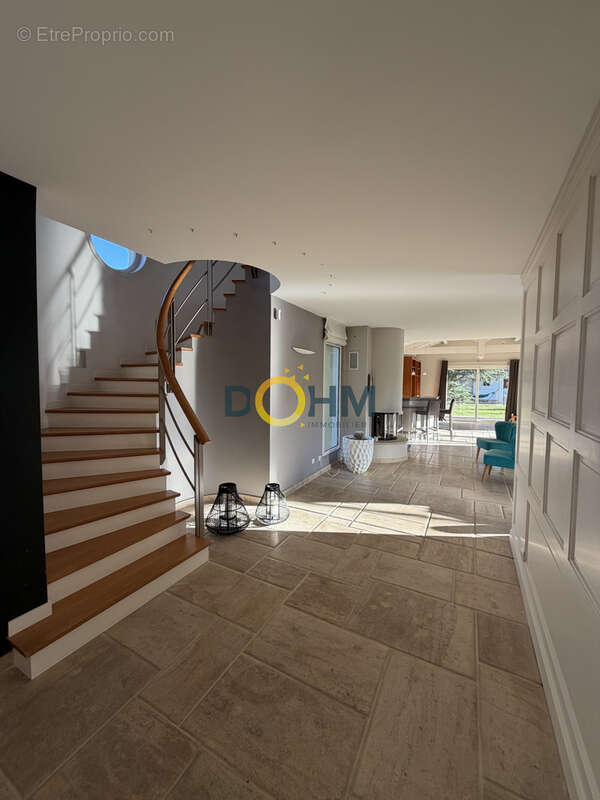 Maison à MONTROND-LES-BAINS