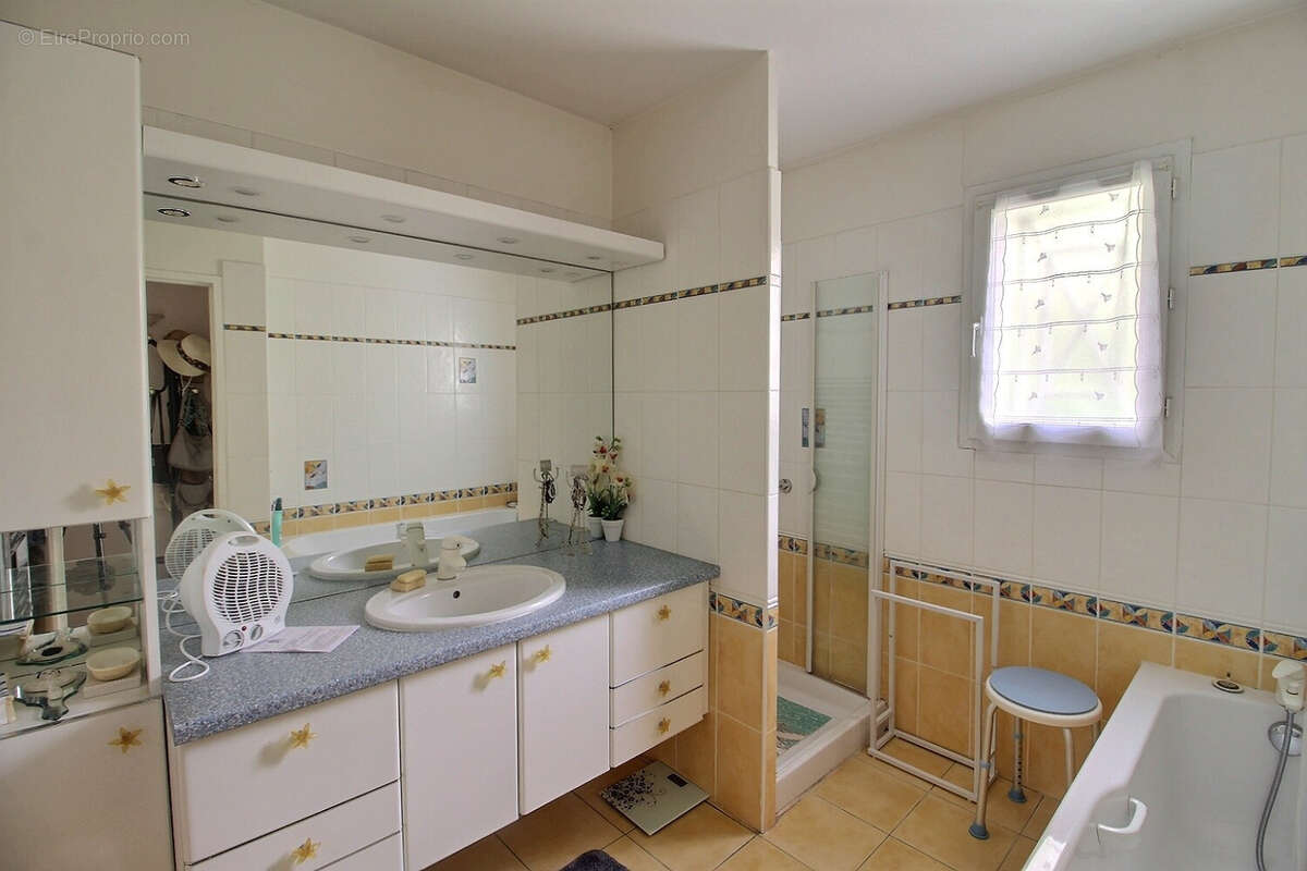 Maison à SAINT-MARTIN-DE-LONDRES