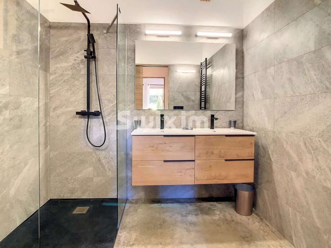Chalet récent à vendre à Demi Quartier. - photo 13