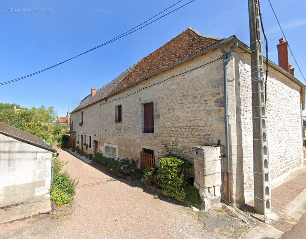 Maison à MESVES-SUR-LOIRE