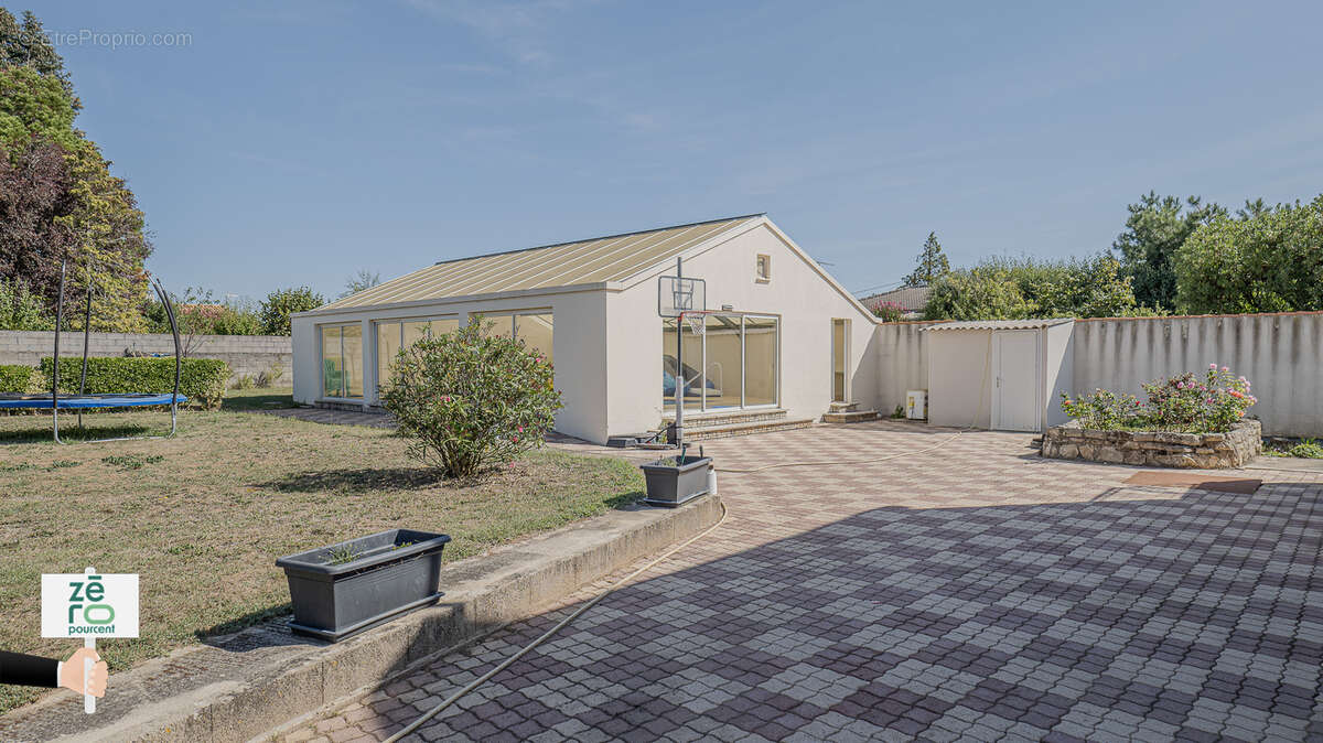 Maison à LES MAGNILS-REIGNIERS