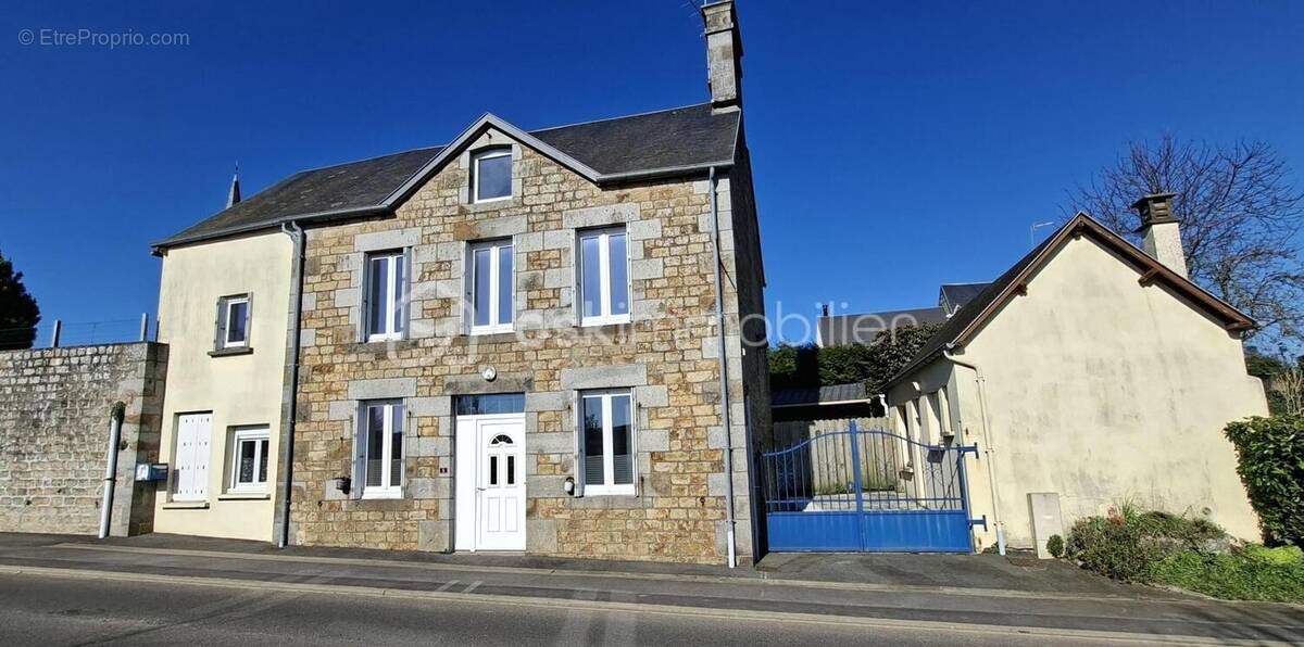 Maison à LE MESNIL-GILBERT