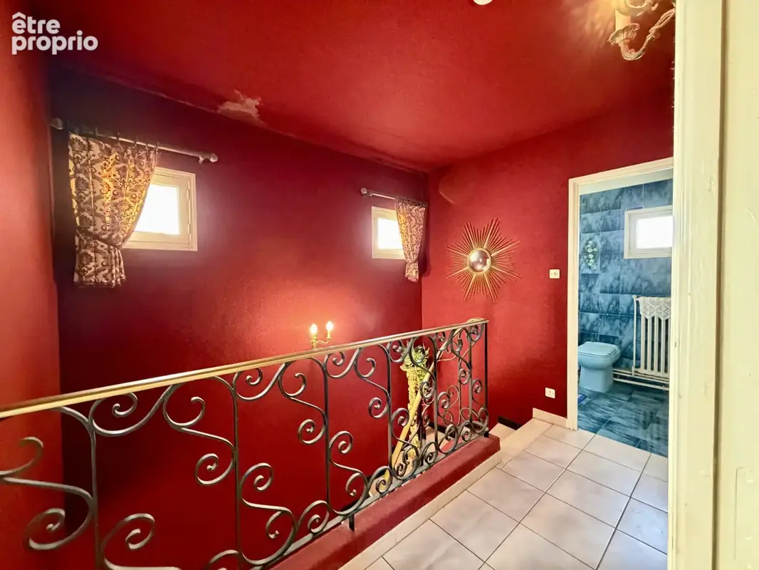 Maison traditionnelle sur deux niveaux avec garage et jardin - photo 13