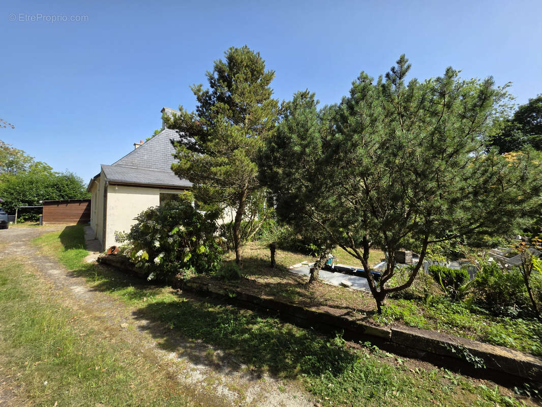 Maison à SAINT-EVARZEC