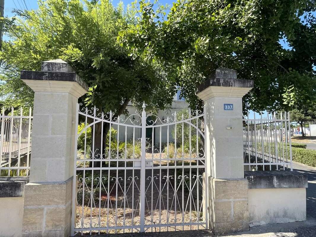 Maison à MONTREUIL-BELLAY