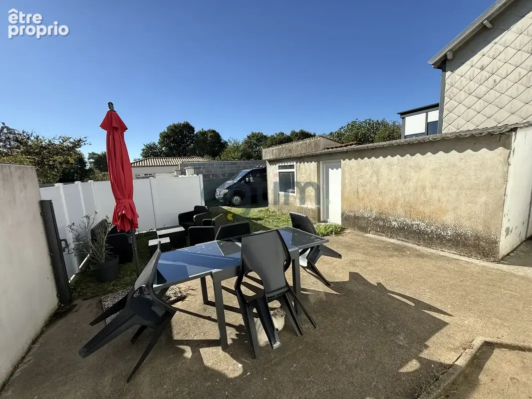 Maison d’habitation sur deux niveaux, située à proximité du centre-ville de La Roche-sur-Yon. - photo 8