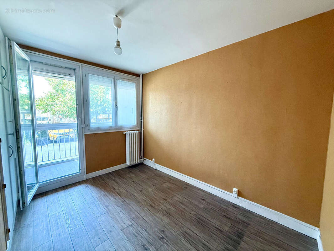 Appartement à SAINT-CYR-L'ECOLE