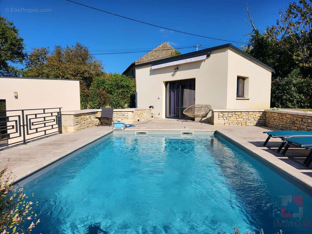Maison à SALVIAC