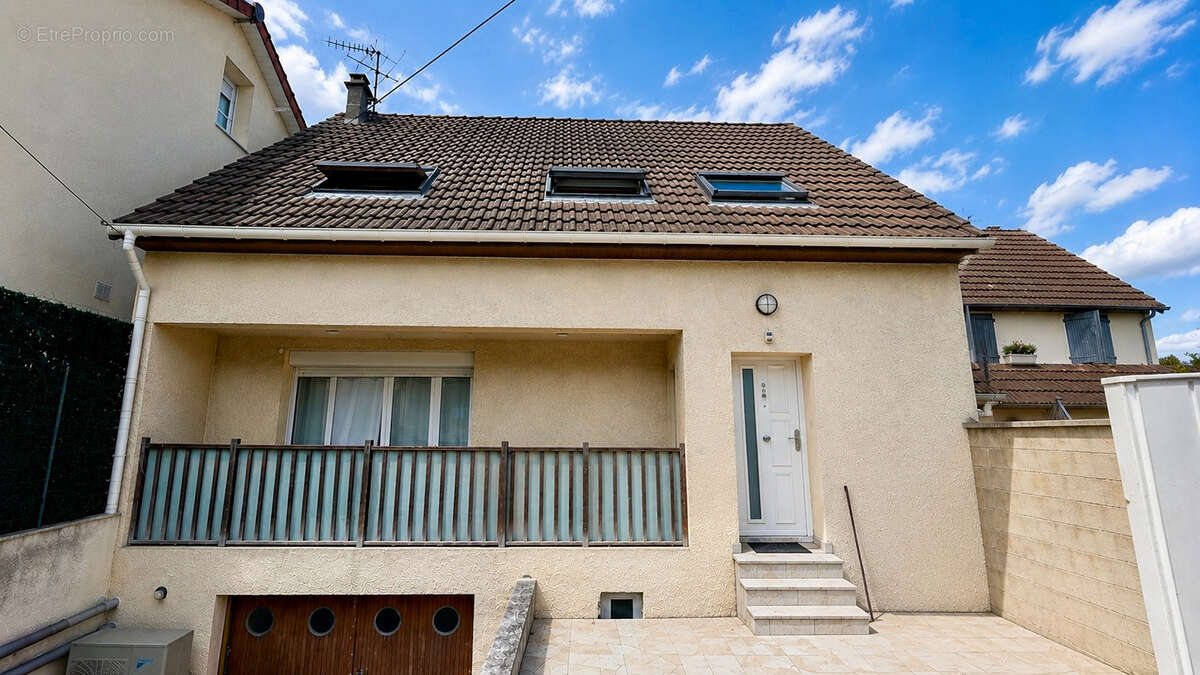 Maison à GOUSSAINVILLE