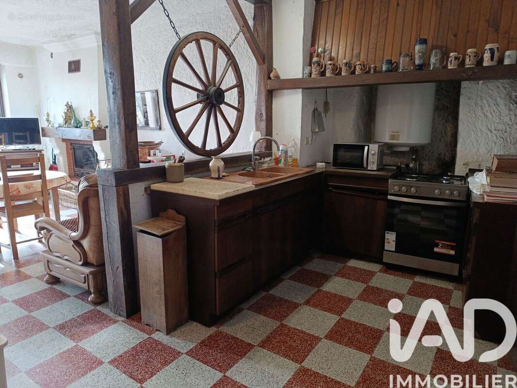 Maison 96 m² à Saint-Etienne-De-Chigny  - photo 2