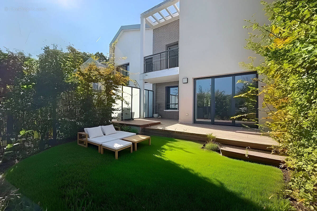 Maison à LOUVECIENNES