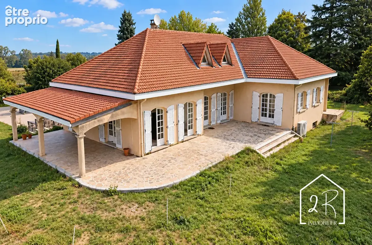 Propriété 330 m2  habitables - sous-sol complet - 12650 m2  de terrain - photo 2