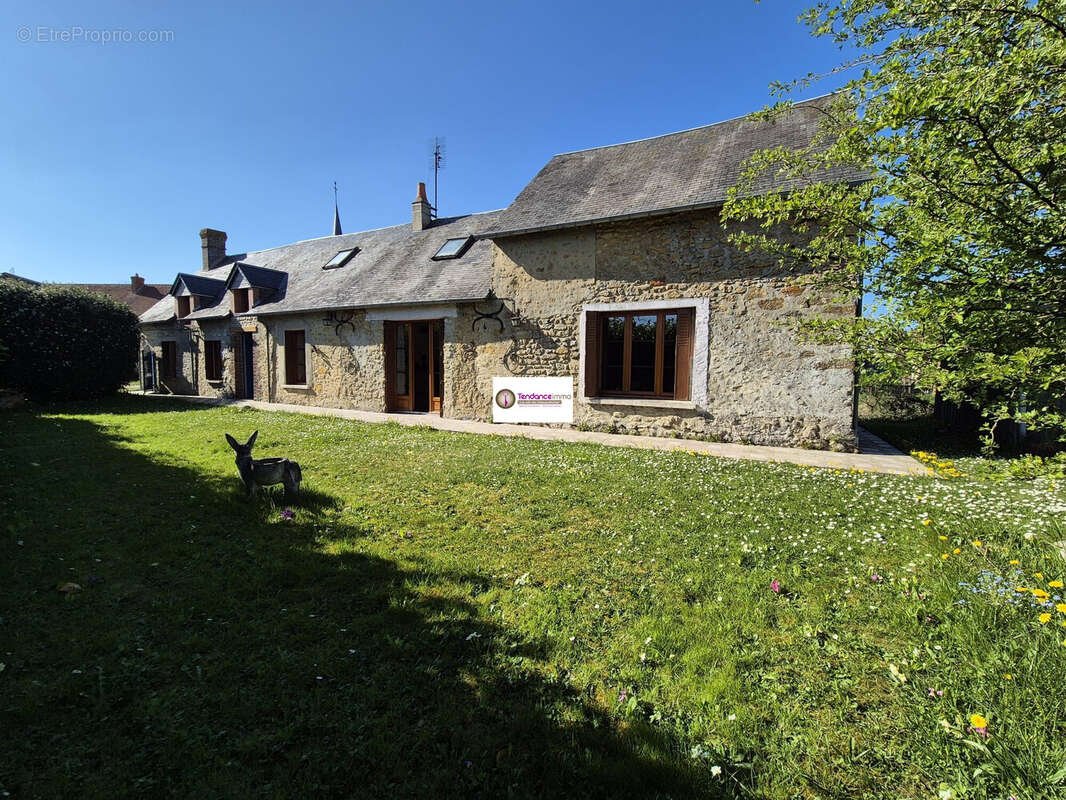 Maison à LE MELE-SUR-SARTHE
