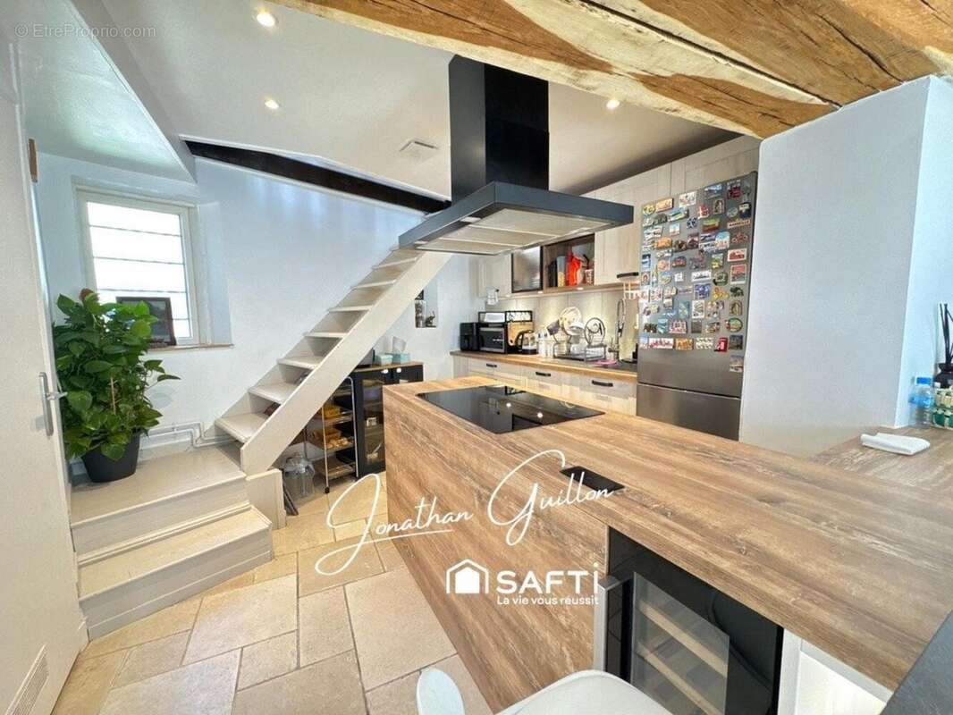 Maison 175 m² à Montceaux-Les-Meaux  - photo 4