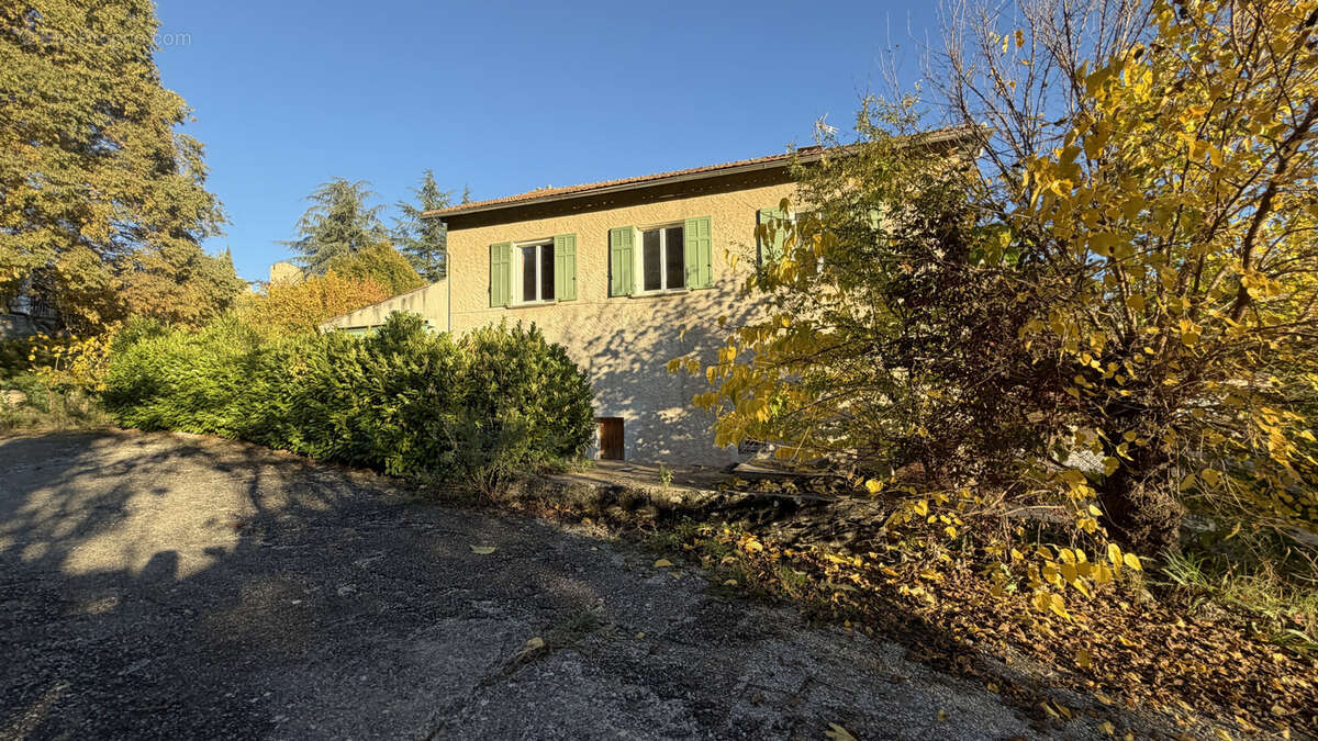 Maison à GREOUX-LES-BAINS