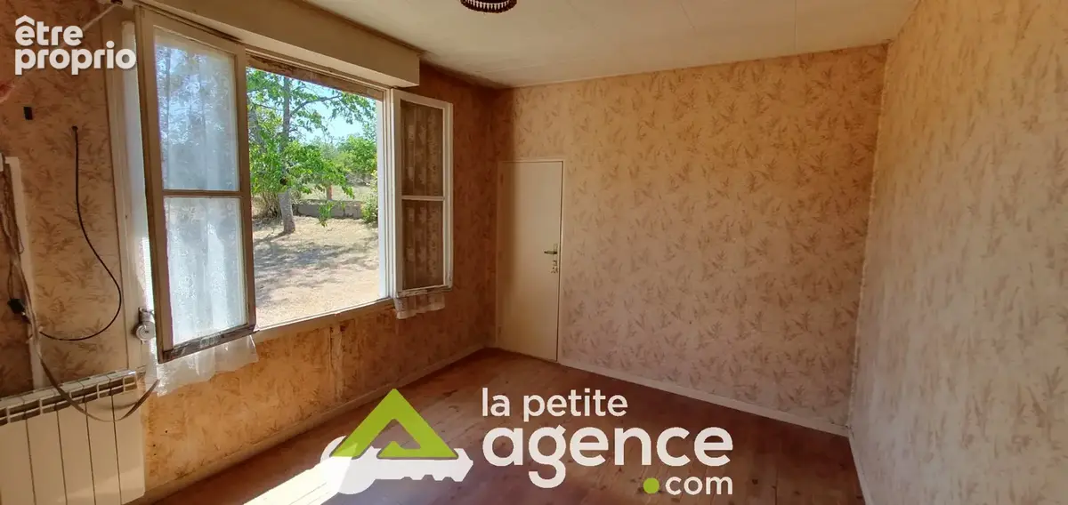 Maison 88 m2 à rénover avec beau terrain - photo 5