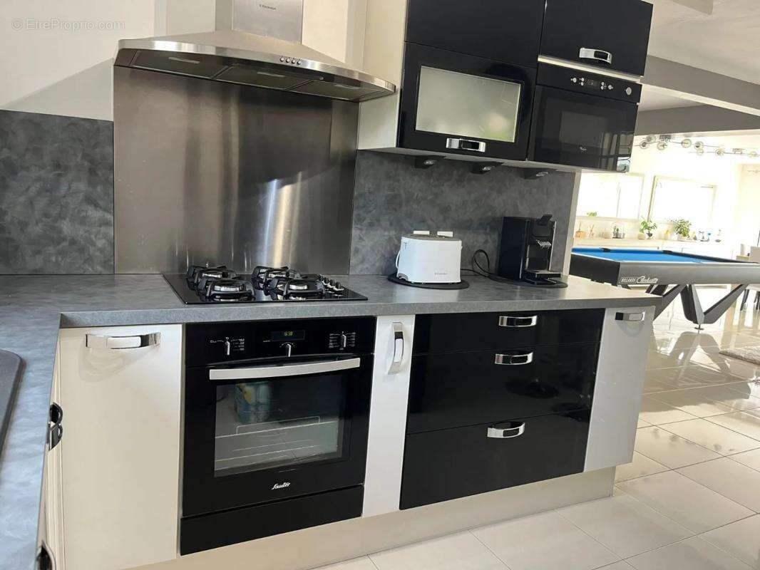 Maison de 7 pièces de 150 m² à Saint-Brice - photo 7