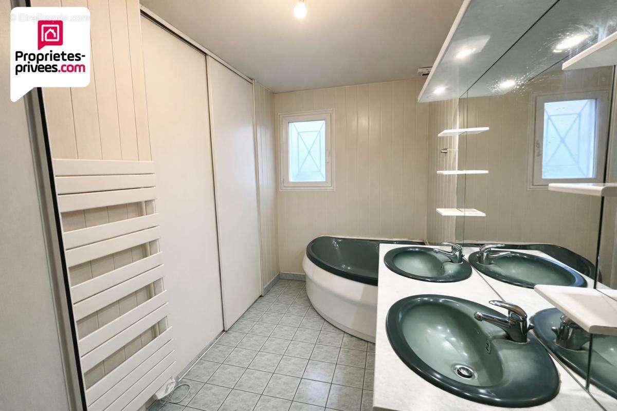 Maison à YVRE-L'EVEQUE