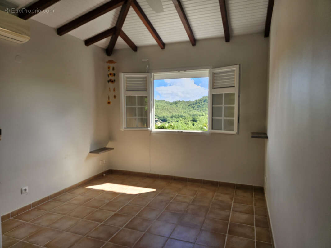 Maison à LES TROIS-ILETS