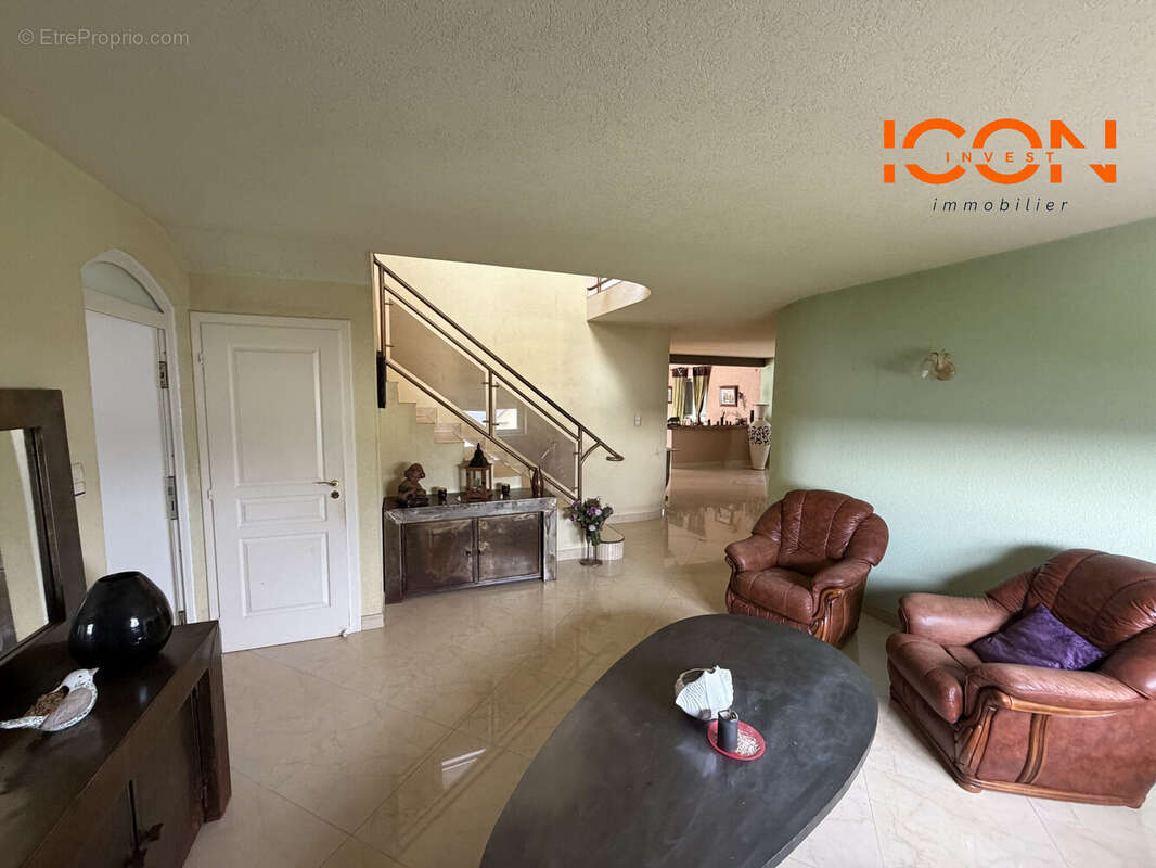 Maison à CUNELIERES