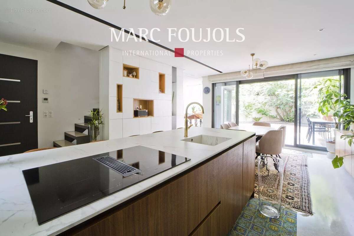 Maison à COURBEVOIE