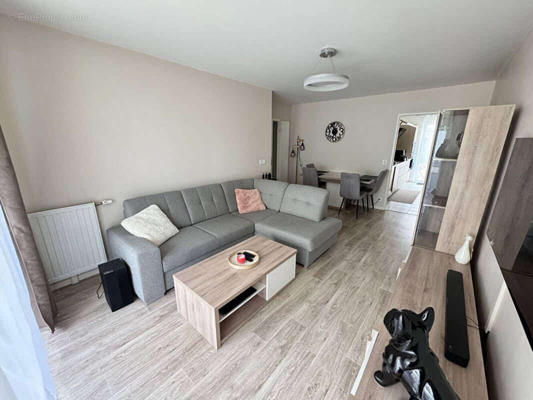 Appartement à CHILLY-MAZARIN