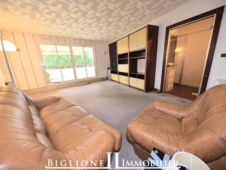 Appartement à COUBRON