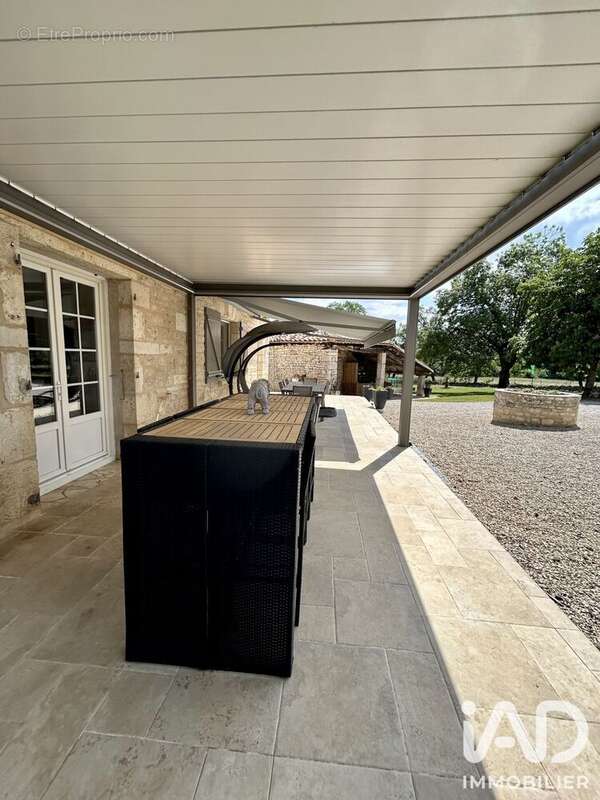 Maison 175 m² à Puylaroque  - photo 2