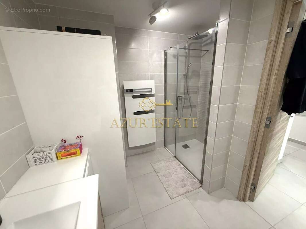 Appartement à EZE