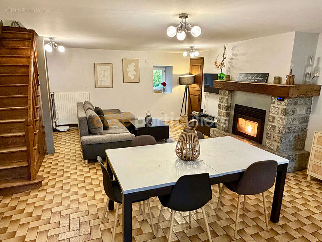 Charmante maison en pierre - MONTPINCHON - photo 3