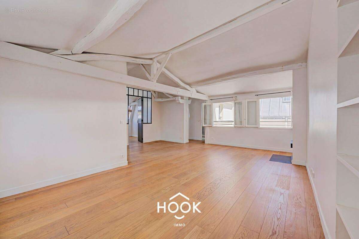 Appartement à PARIS-8E