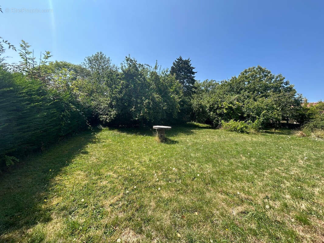 Maison à CHENNEBRUN